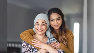 Health Tips: अगर शरीर में दिखने लगे ये संकेत तो हो जाएं सावधान, कैंसर के हो सकते हैं लक्षण