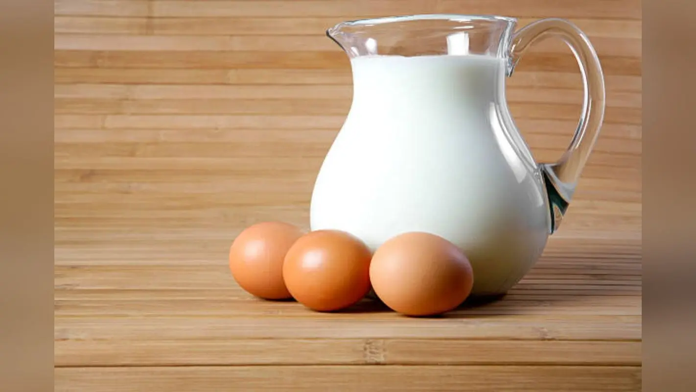 Health Tips: क्या आप भी करते हैं दूध के साथ अंडे का सेवन? हो सकती है ये समस्याएं