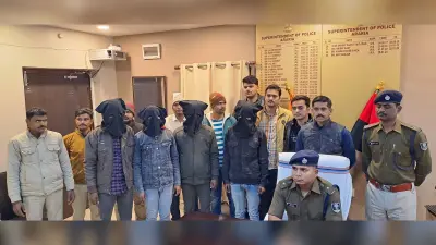 दो देसी पिस्टल, दो मैग्जीन, चार कारतूस, 30 हजार रुपये सहित पांच अपराधी गिरफ्तार