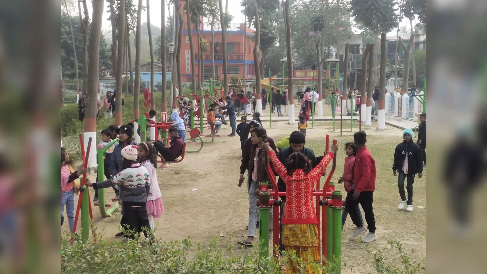 युवाओं के जोश के आगे ठंड ने भी मानी हार, हैप्पी न्यू ईयर से गुंजने लगा मधेपुरा