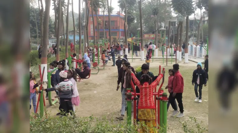 युवाओं के जोश के आगे ठंड ने भी मानी हार, हैप्पी न्यू ईयर से गुंजने लगा मधेपुरा