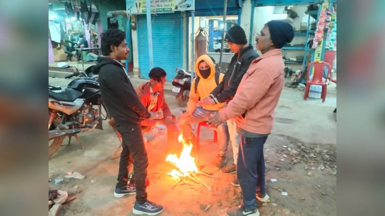 अधिकतम तापमान चार डिग्री तक गिरा, ठंड से आम जनजीवन हुआ अस्त व्यस्त