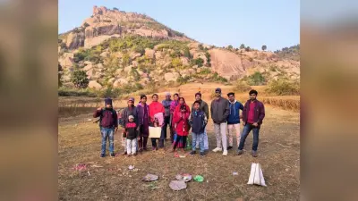 लोगों ने नववर्ष 2025 का किया जोरदार स्वागत