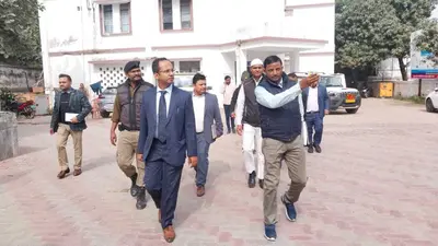 समय पर कार्यस्थल पहुंचकर जिम्मेदारी से काम करें अधिकारी व कर्मी : डीएम