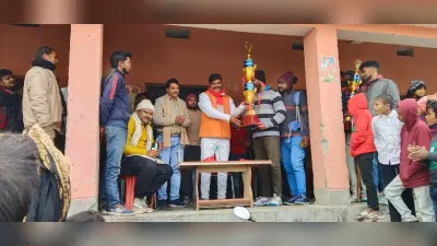 क्रिकेट टूर्नामेंट का विजेता बनी सिवैसिंहपुर की टीम
