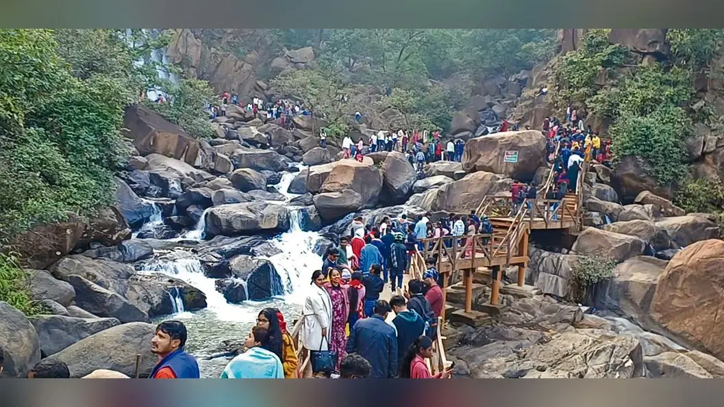 Weather News : कड़ाके की ठंड, 13 जिलों का न्यूनतम तापमान 10 से नीचे