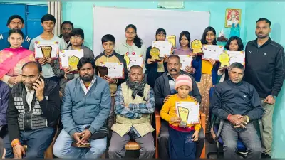 Khalari News चित्रकला में बेहतर करने वाले बच्चे सम्मानित