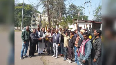 Khalari news मजदूरों की समस्याओं का जल्द निराकरण का मिला आश्वासन