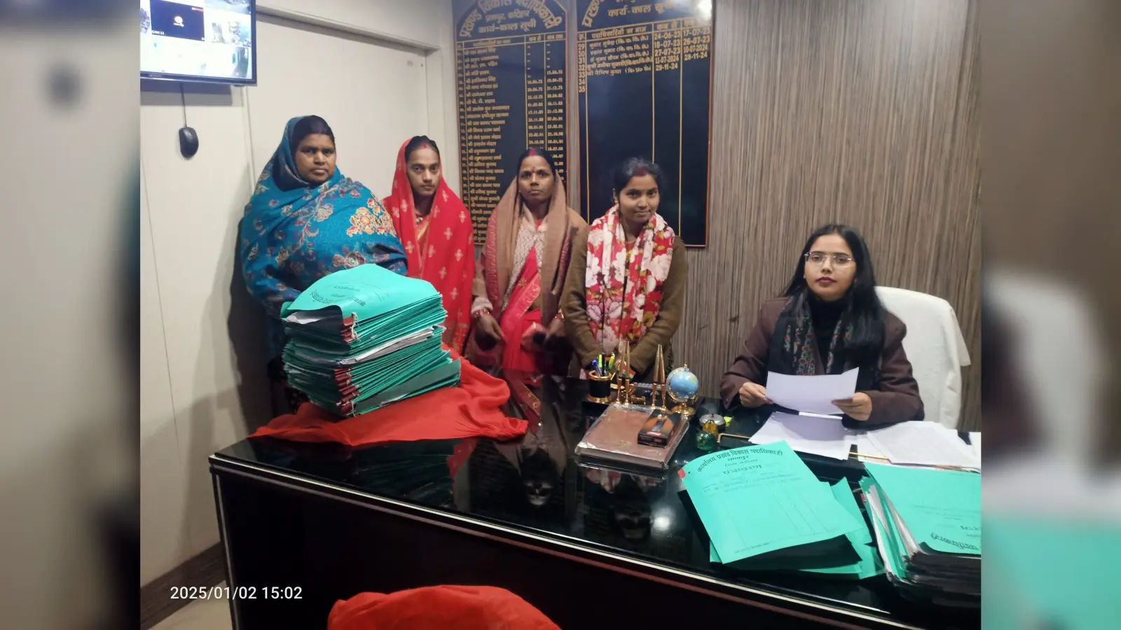 जीविका ने बीडीओ को मांग पत्र सौंपा