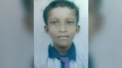 डीजे गिरा, चपेट में आये तीन बच्चे, एक की मौत