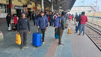 Munger news : भागलपुर-जमालपुर-किऊल रेलखंड में कई ट्रेनें हुई विलंब