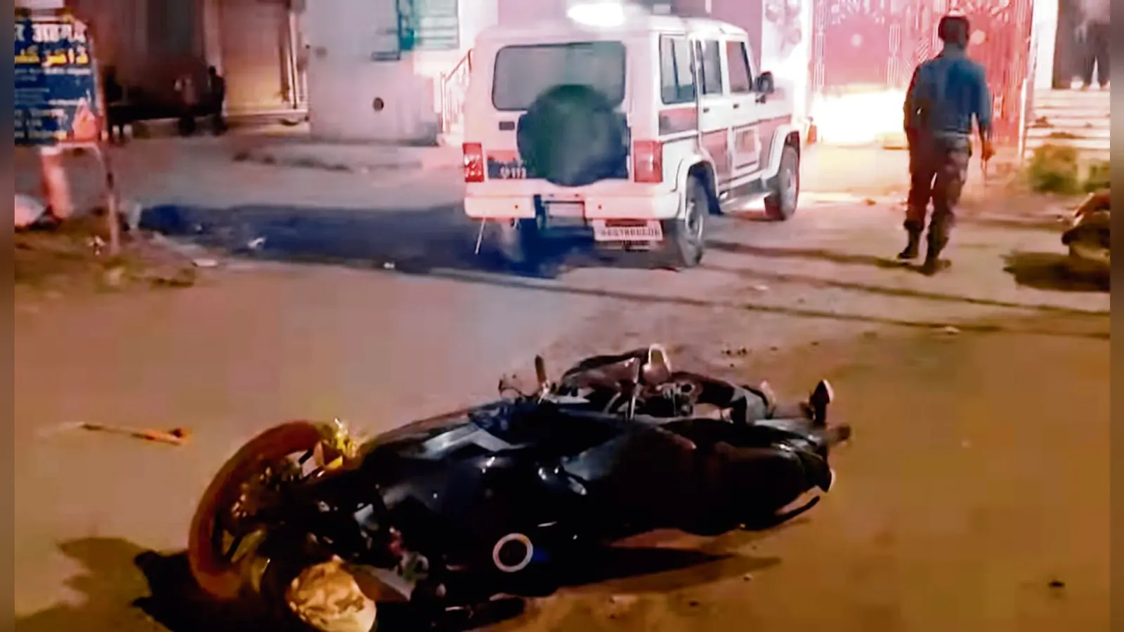Gaya News : शेरघाटी में डॉक्टर की क्लिनिक में तोड़फोड़