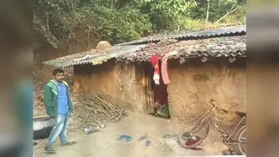 Seraikela News : पारिवारिक विवाद में कुल्हाड़ी से काटकर पत्नी की हत्या, फरार