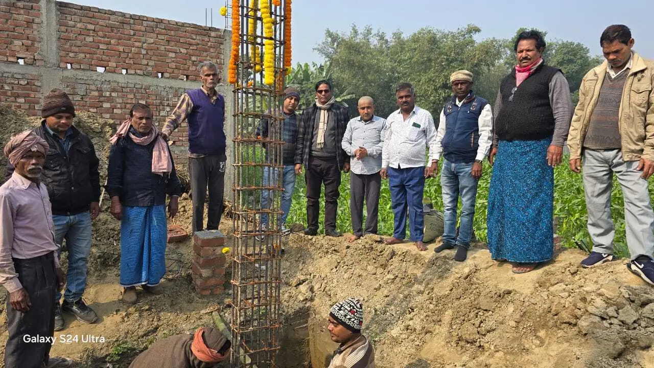 भूमि पूजन कर मंदिर निर्माण कार्य का किया शुभारंभ, डेढ़ करोड़ से बनेगी मंदिर