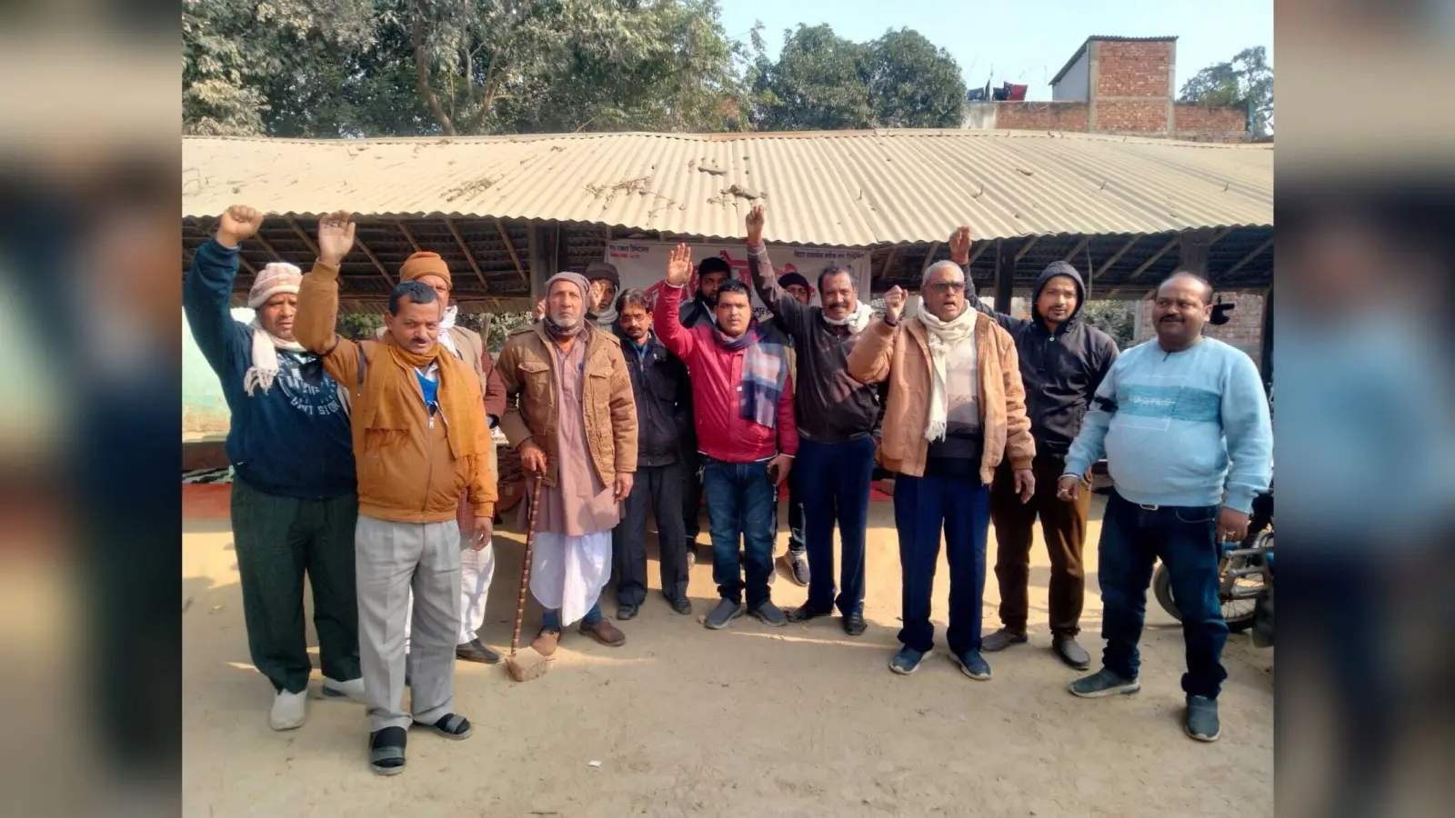 राज्यव्यापी आह्वान पर कातिबों ने काला बिल्ला लगा जताया विरोध