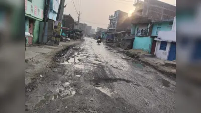 खगौर गांव से नहीं हट पा रहा अतिक्रमण, लोग परेशान