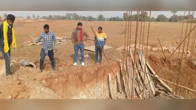 बीपीआरओ ने बड़वासिनी में बन रहे पंचायत सरकार भवन का लिया जायजा