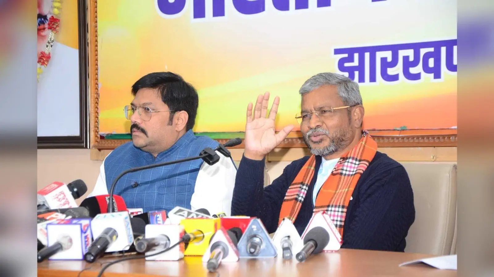 Political news : सरकार अपना वादा निभाये, किसानों से 3200 रुपये क्विंटल धान खरीदे : बाबूलाल