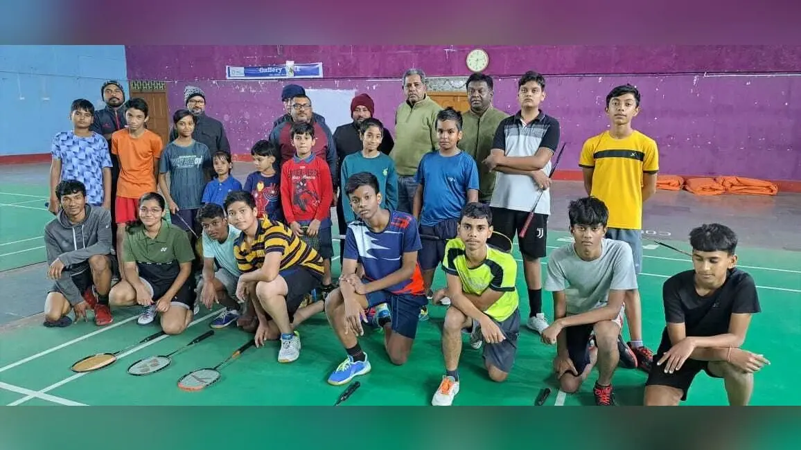 बैडमिंटन प्रतियोगिता के लिए दुमका की टीम रवाना