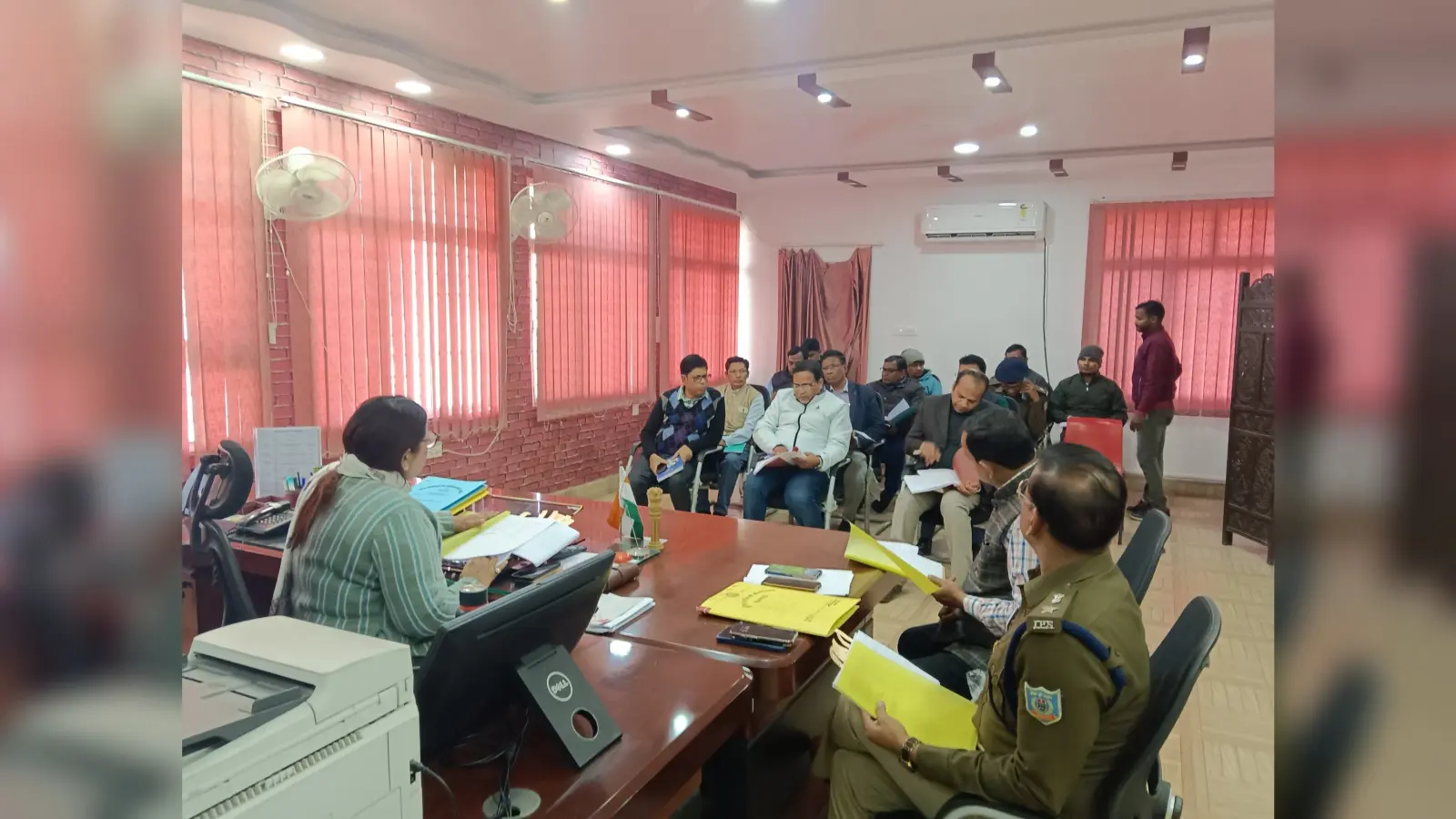 चौकीदार नियुक्ति को लेकर एक सप्ताह में प्रतिवेदन : डीसी