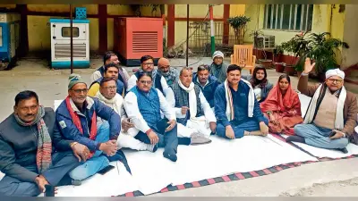 जिला पार्षदों का धरना दूसरे दिन भी जारी, अपनी मांगों पर अडिग जनप्रतिनिधि