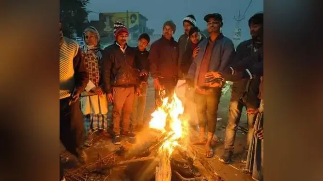 महागामा अंचल अधिकारी ने चौक-चौराहों जलवाया अलाव