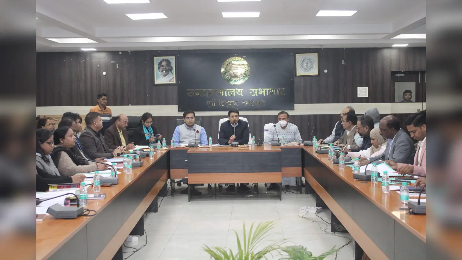 Jamshedpur news. सर्टिफिकेट केस का जल्द करें निष्पादन, हर माह दो करोड़ रुपये की वसूली का लक्ष्य निर्धारित