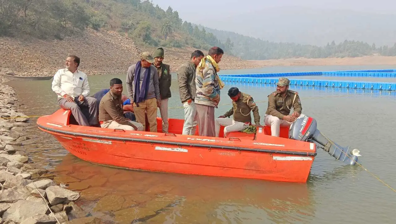 मगरमच्छ की खोज में वन विभाग की टीम ने किया रेसक्यू , नहीं मिली सफलता