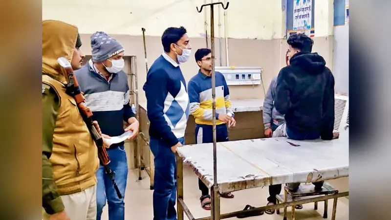Chhapra News : चाकूबाजी में दो भाई गंभीर रूप से जख्मी, पटना रेफर