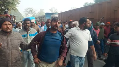 अनियंत्रित कंटेनर की चपेट में आने से आठ वर्षीय बच्चे की मौत