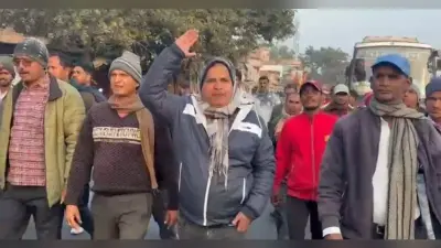 Giridih News: ज्वेलरी दुकान में चोरी के खिलाफ निकला प्रतिवाद मार्च