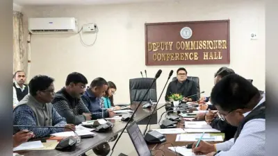 Chaibasa News : सभी पंचायतों में 100 दिन रोजगार का सृजन करें बीडीओ