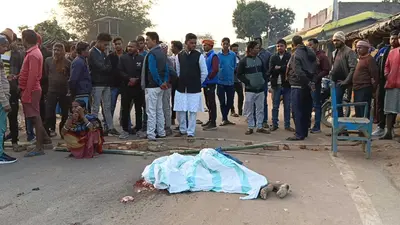 मधुपुर में तेज रफ्तार ट्रक ने वृद्ध को कुचला, मौत