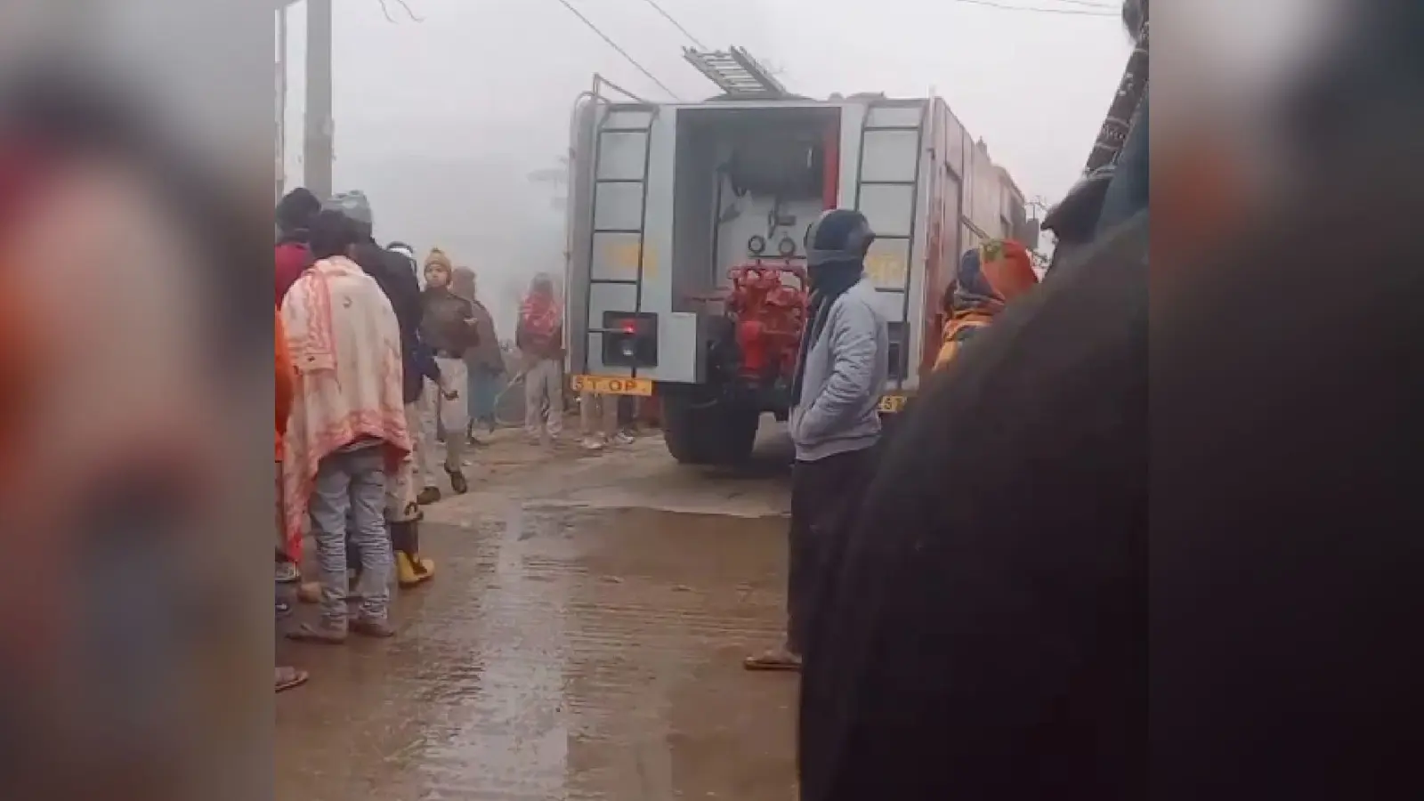 गावपुर में गोदाम में लगी आग, झुलस कर मालिक के पुत्र की मौत