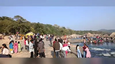 नववर्ष के पहले रविवार को पेरवां घाघ और पंडिपुरिंग में उमड़े सैलानी
