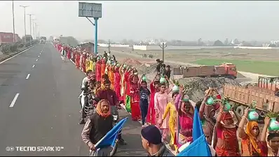 कोसी कल्प महायज्ञ को लेकर निकाली गयी कलश यात्रा