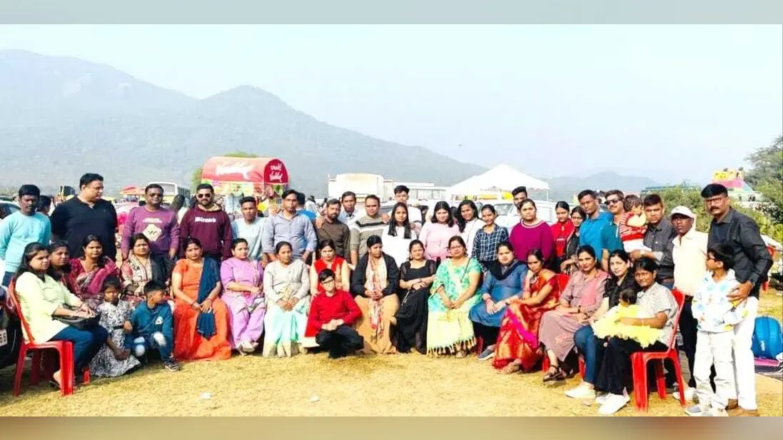 Jamshedpur News : 29 साल बाद जब एक साथ मिले आरडी टाटा हाई स्कूल के स्टूडेंट्स, ऐसे ताजा हुई पुरानी यादें