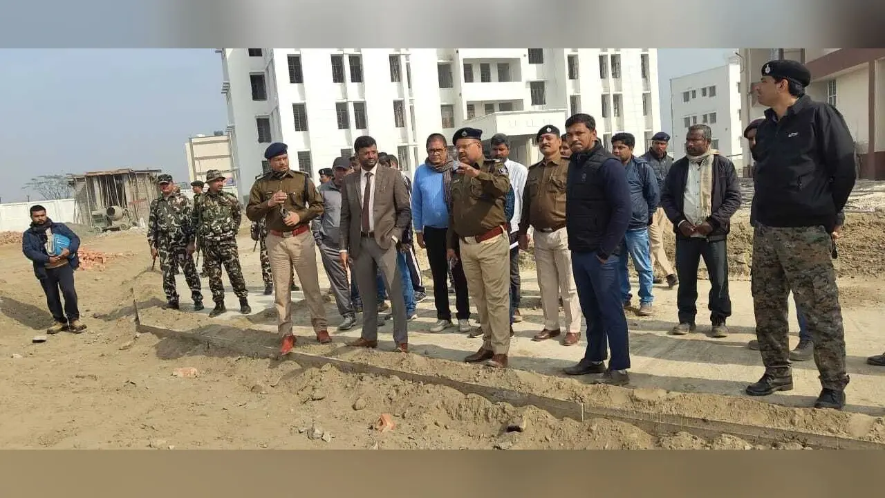बिल्डिंग के निर्माण में नहीं बरतें लापरवाही, करें मानक के अनुरूप काम: एसपी