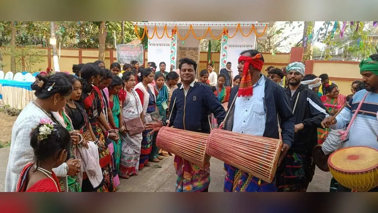 सोहराय : दिसोम मांझी थान में मना आतंग दाराम दिसोम सोहराय