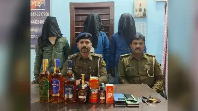 पुलिस ने डाक पार्सल वैन से 969 लीटर शराब किया बरामद