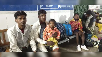 Chaibasa News : बोड़दा पुल की रेलिंग से टकरायी टाटा मैजिक, नौ घायल