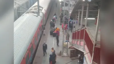 कुहासे ने रोकी महानगरों से आने वाली ट्रेनों की रफ्तार