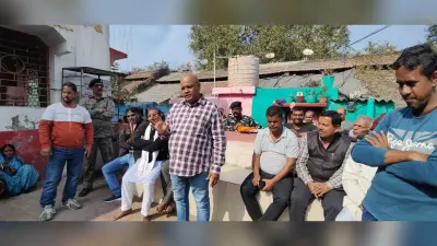 Dhanbad News: फ्रेट कॉरिडोर के प्रभावितों से मिले विधायक, दिया भरोसा