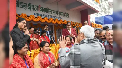 कड़ाके की ठंड में भी सीएम से मिलने के लिए उत्साहित रहीं जीविका दीदियां