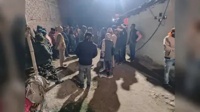 घर के दरवाजे पर आग ताप रहे युवक की गोली मार कर हत्या, आक्रोशित ने किया सड़क जाम