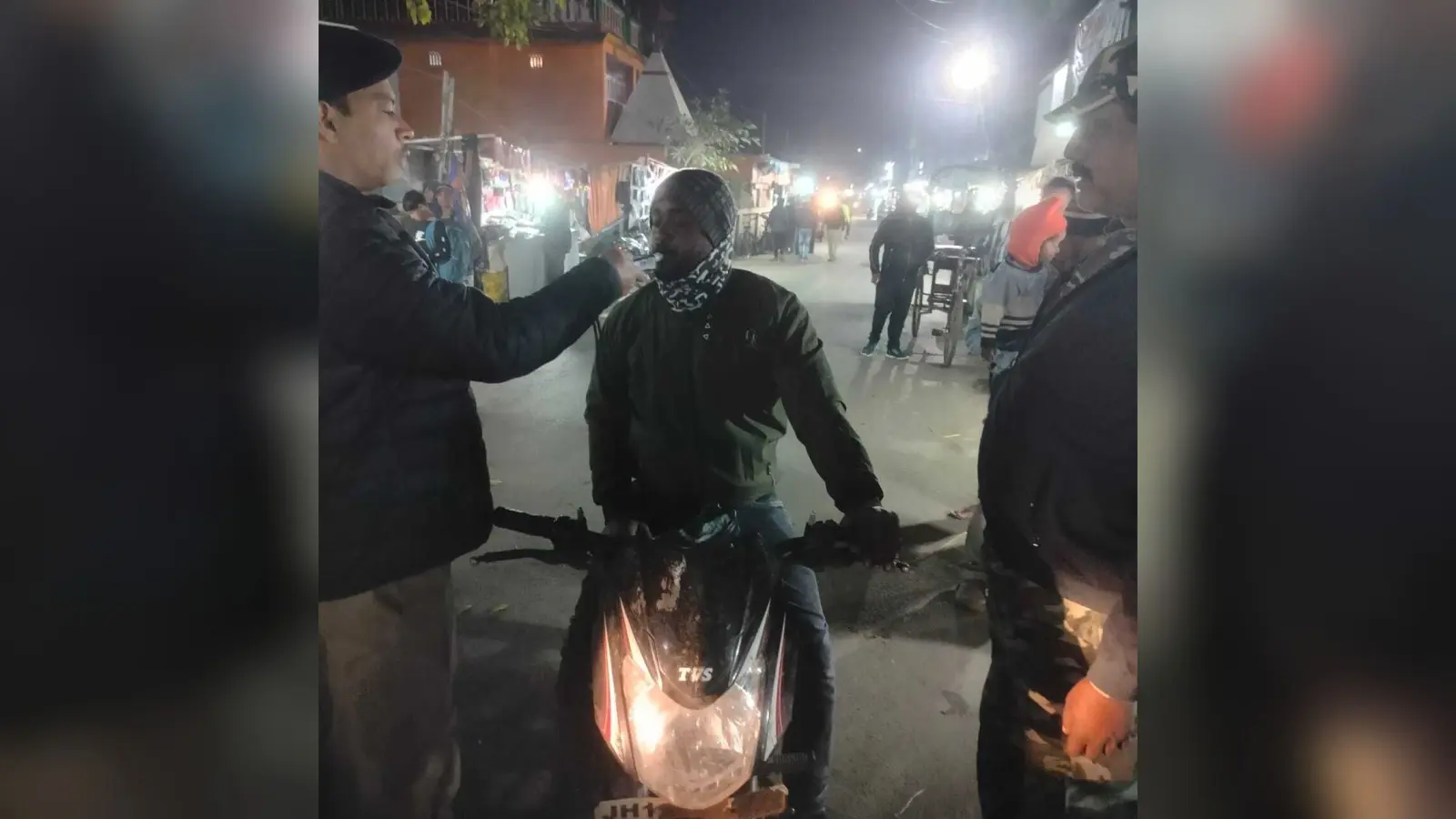 ड्रिंक एंड ड्राइव के तहत वाहन चालकों की हुई जांच