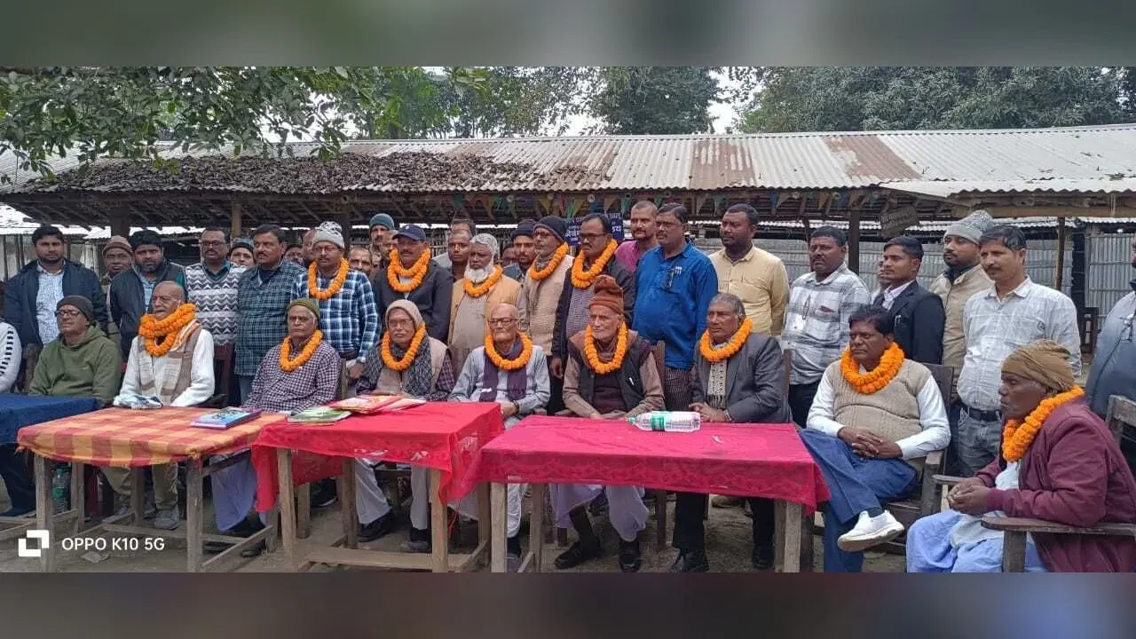 उदाकिशुनगंज में कातिब संघ के अध्यक्ष बने सुशील