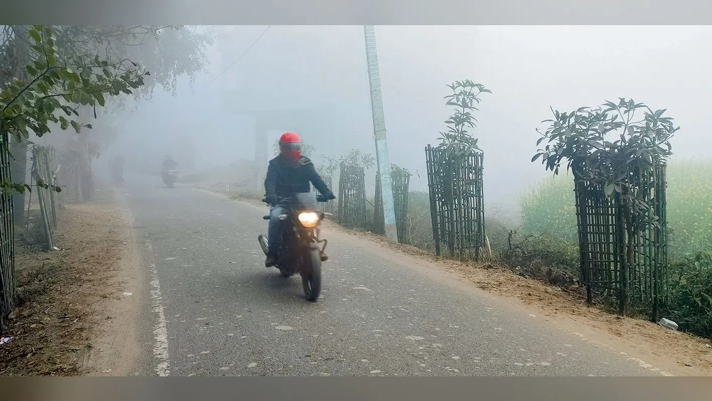 Begusarai News : जिले में शीतलहर का सितम जारी, अलाव जलाने की मांग
