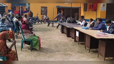 ग्राम सभा में पंचायत से जुड़ी विकास योजनाओं पर चर्चा