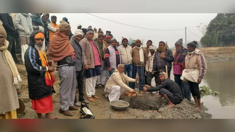 जनप्रतिनिधियों की मौजूदगी में छठ घाट निर्माण कार्य का हुआ शिलान्यास